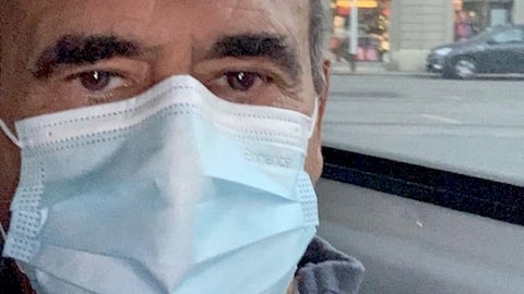 Carlo Conti dimesso dall'ospedale: il conduttore TV è in via di guarigione