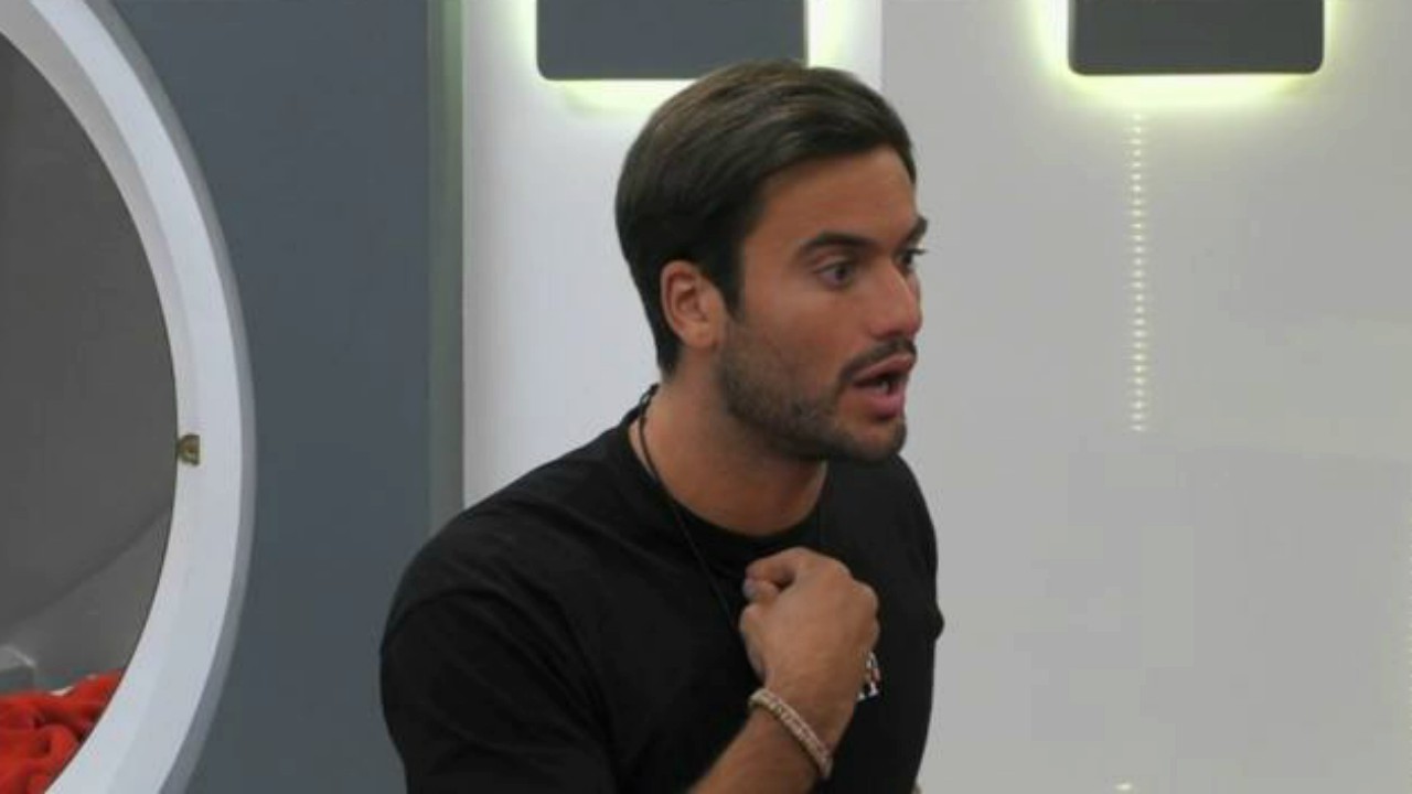 Grande Fratello Vip, duro confronto tra Pierpaolo Pretelli ed Elisabetta Gregoraci: "Sono molto deluso" (VIDEO)