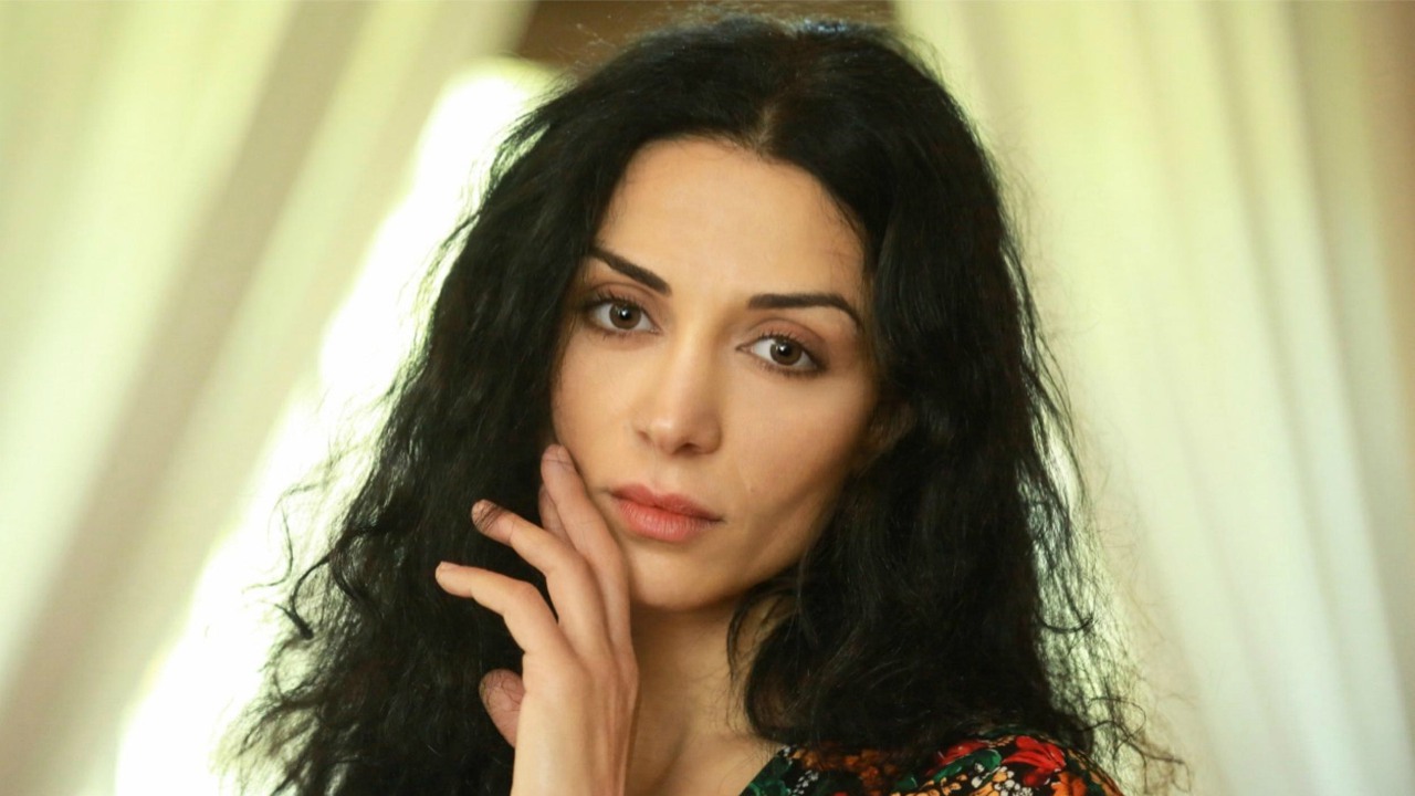 Un posto al sole: Marine Galstyan è Thea Dimitru. Carriera, Vita Privata e Curiosità sull'attrice
