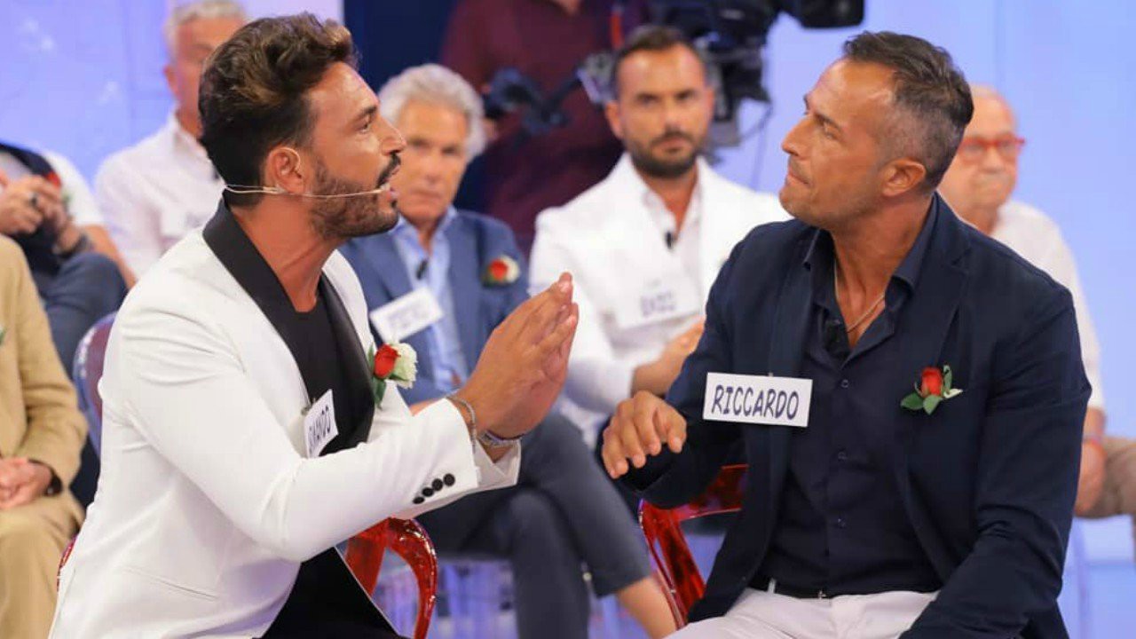 Uomini e Donne in onda oggi su Canale 5: duro scontro tra Armando Incarnato e Riccardo Guarneri