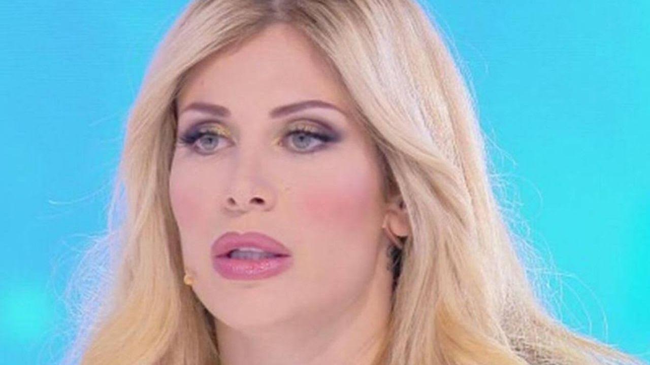 Domenica Live: Paola Caruso e la madre biologica: "Voglio la verità"