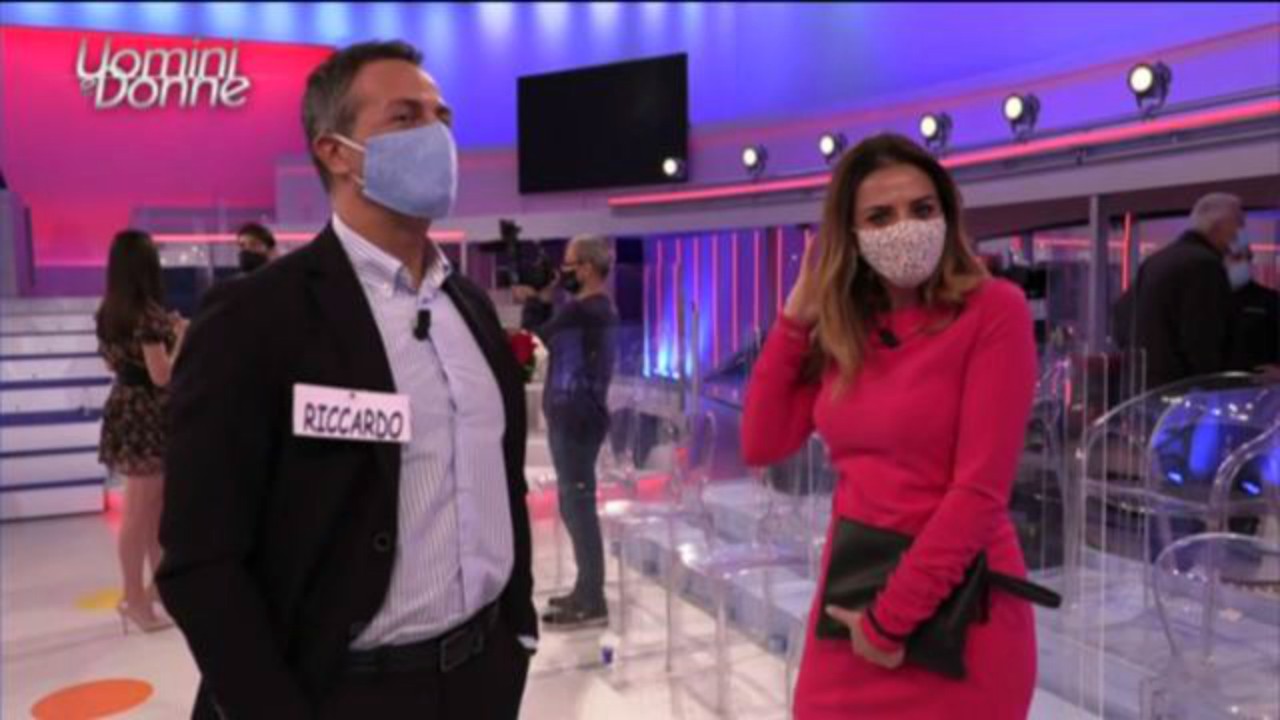 Uomini e Donne, Roberta Di Padua e Riccardo Guarnieri ci riprovano: Michele Dentice geloso