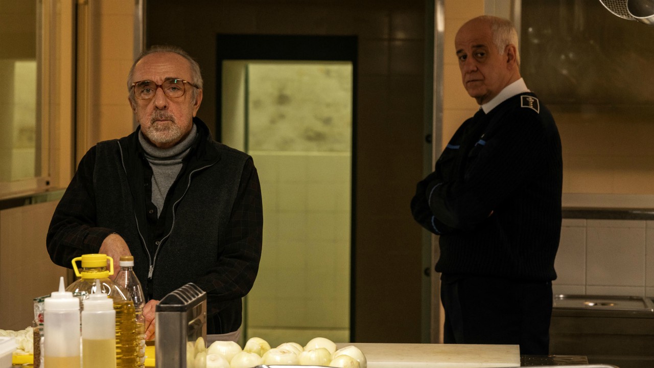 Toni Servillo e Silvio Orlando nella prima foto ufficiale del nuovo film di Leonardo Di Costanzo