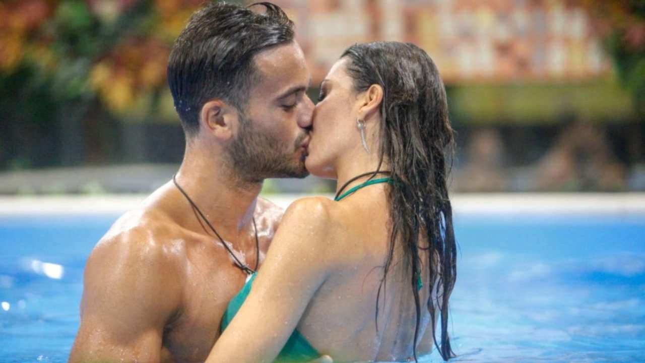 Grande Fratello Vip, il Fratello di Pierpaolo Petrelli a favore della Gregoraci: “Scene troppo esplicite”