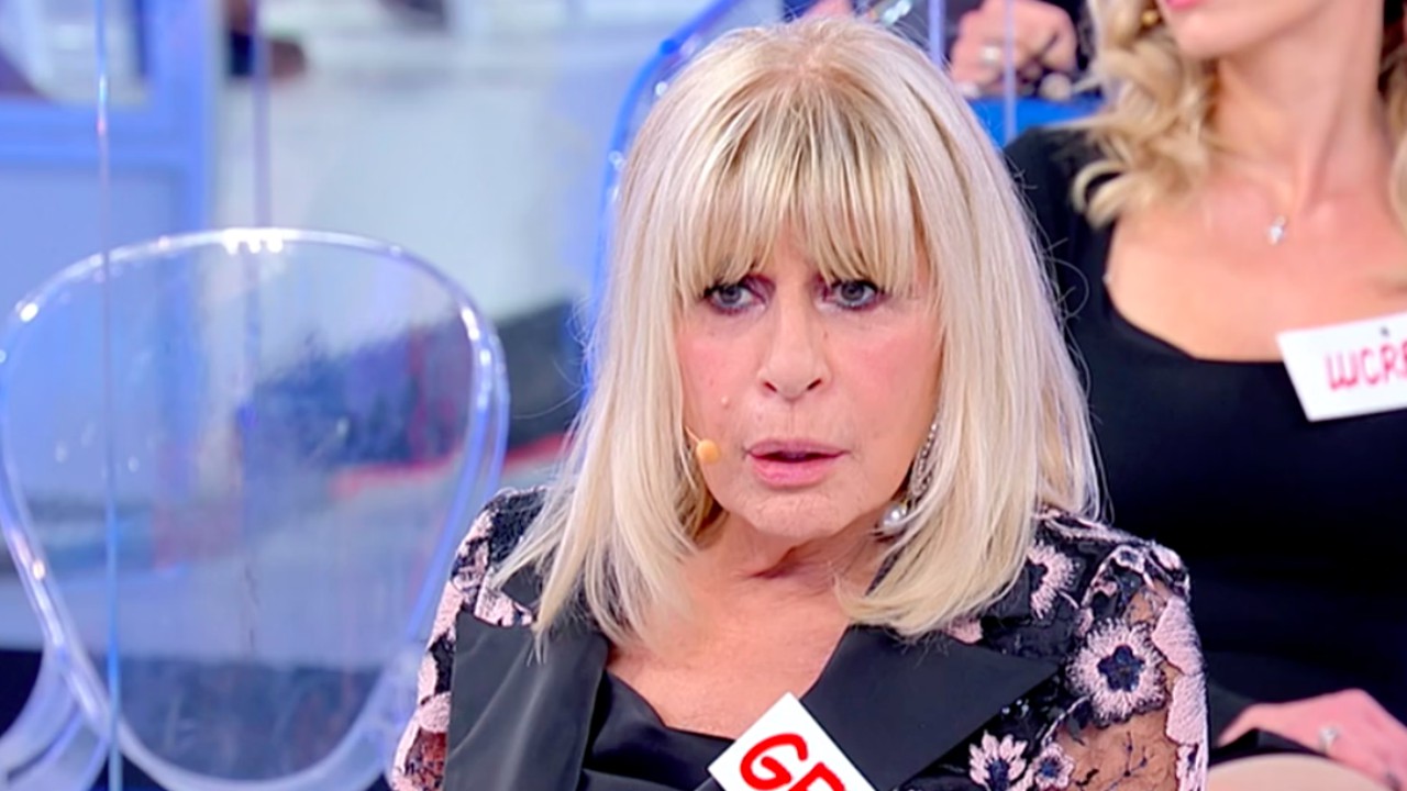 Uomini e Donne: Gemma Galgani litiga con tutti, poi conquista un Cavaliere giovanissimo (VIDEO)