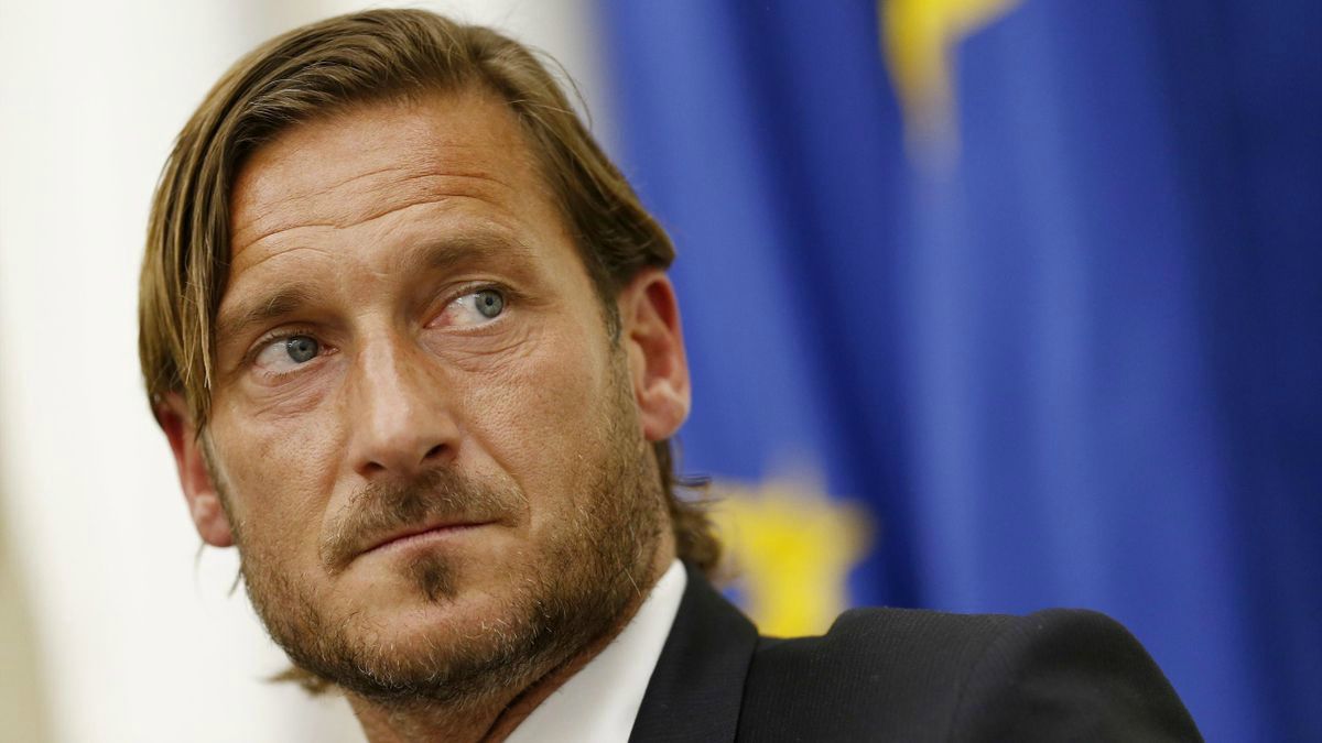 Francesco Totti a Verissimo: "Maradona non è morto, è ancora qui con noi"