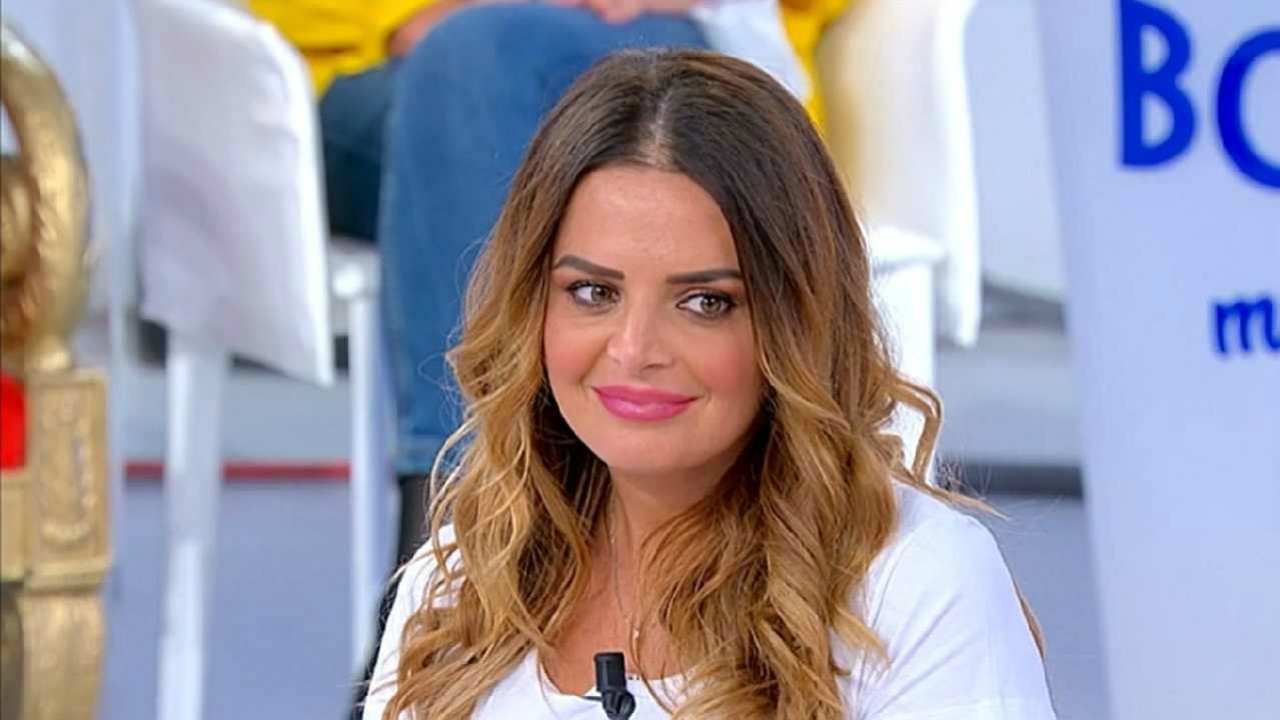 Uomini e Donne in onda oggi su Canale 5: Roberta Di Padua rivede Michele Dentice, la reazione di Riccardo Guarnieri