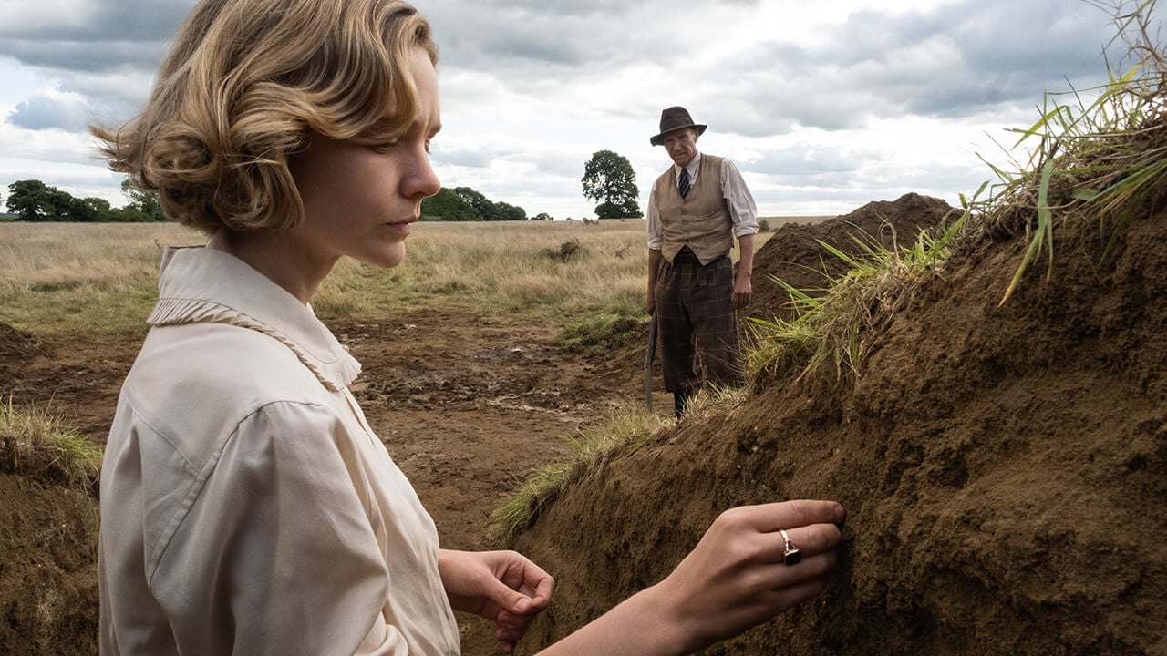 Carey Mulligan e Ralph Fiennes nel trailer di La nave sepolta - The Dig, prossimamente su Netflix