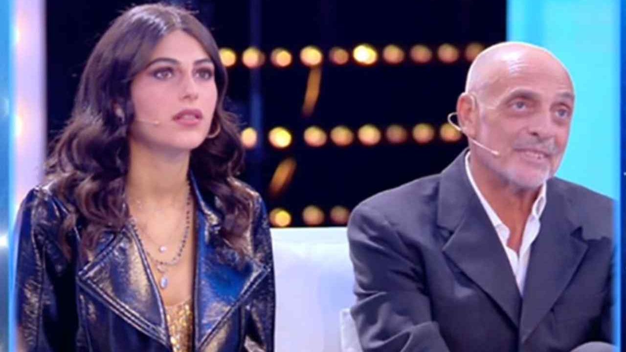 Live - Non è La D’Urso, Paolo Brosio, un audio incastra la fidanzata: "Sto con lui per..."