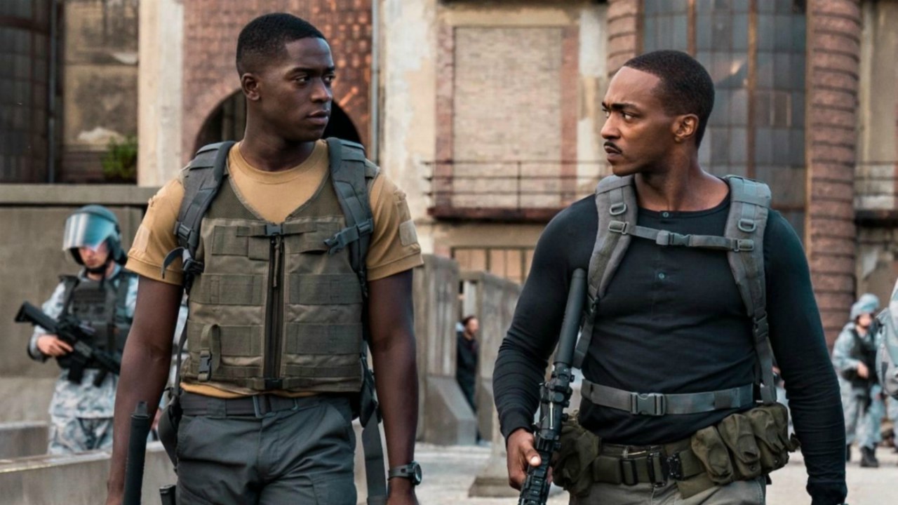 Outside The Wire: Anthony Mackie supersoldato androide nel trailer del film Netflix