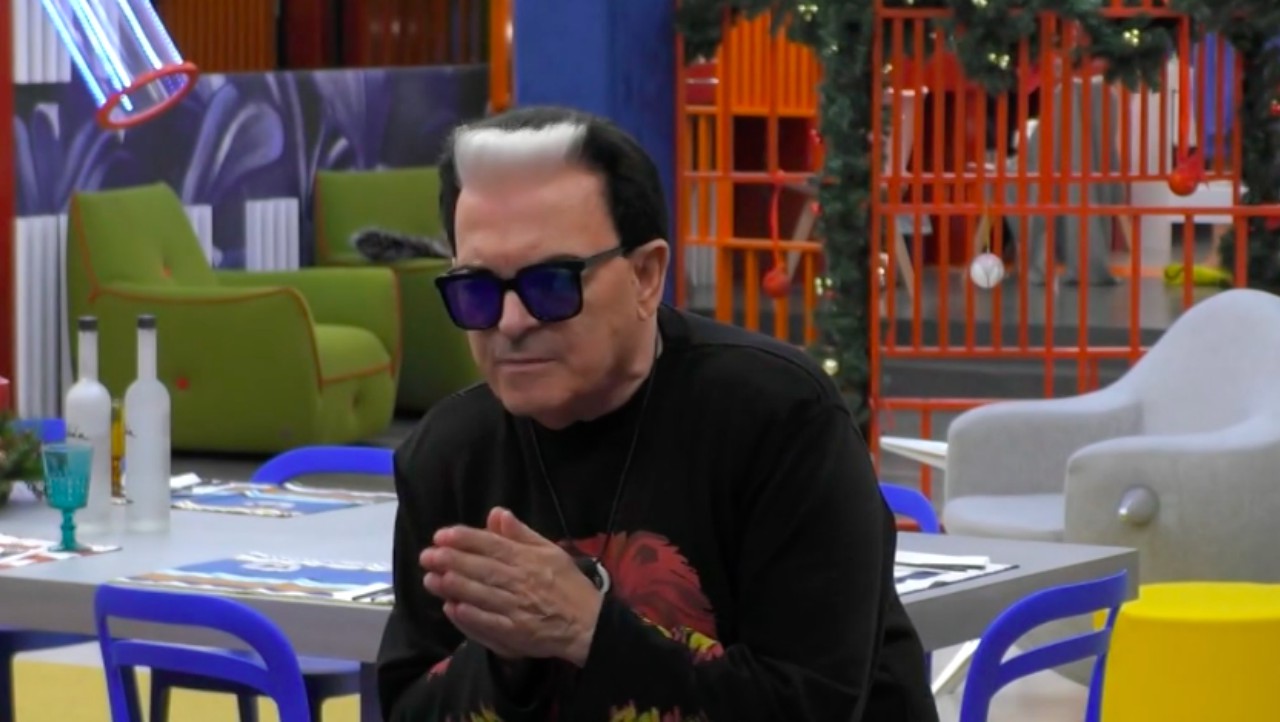 Grande Fratello Vip, Cristiano Malgioglio non molla Giulia Salemi: "Piangi per cose stupide"