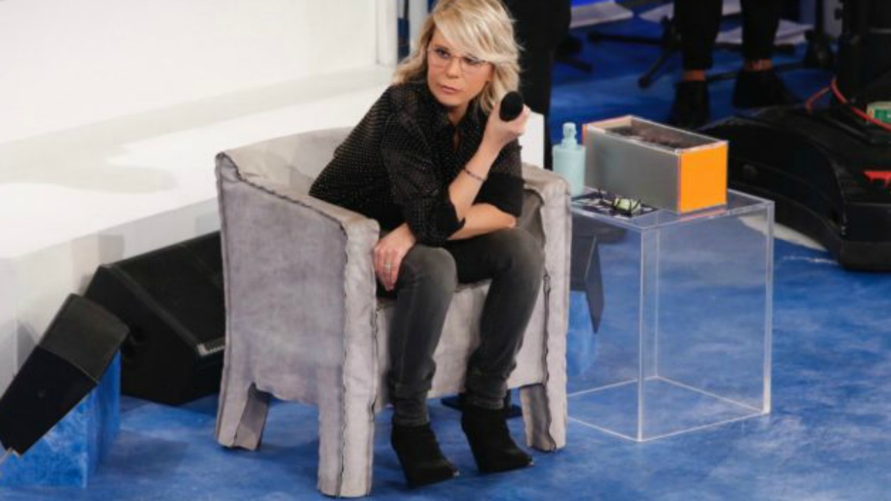 Amici 20 in onda oggi la nuova puntata: tre nuove sfide, Maria De Filippi modifica il regolamento del talent