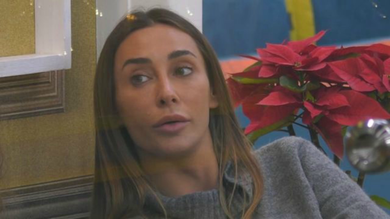 Grande Fratello Vip, Sonia Lorenzini torna all'attacco contro Rosalinda Cannavò: "È gelosa" (VIDEO)