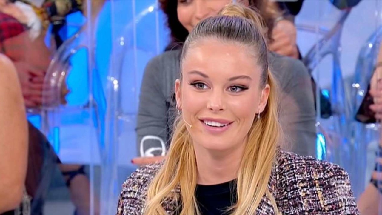 Uomini e Donne in onda oggi su Canale 5: Matteo Ranieri sorprende Sophie Codegoni, il gesto inaspettato del corteggiatore