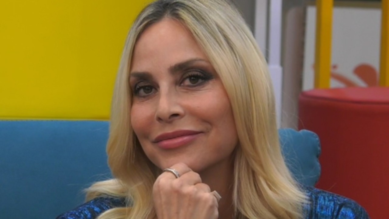 Grande Fratello Vip, Adriana Volpe rivela: "Stefania Orlando è riuscita a tirare fuori il suo vero carattere"