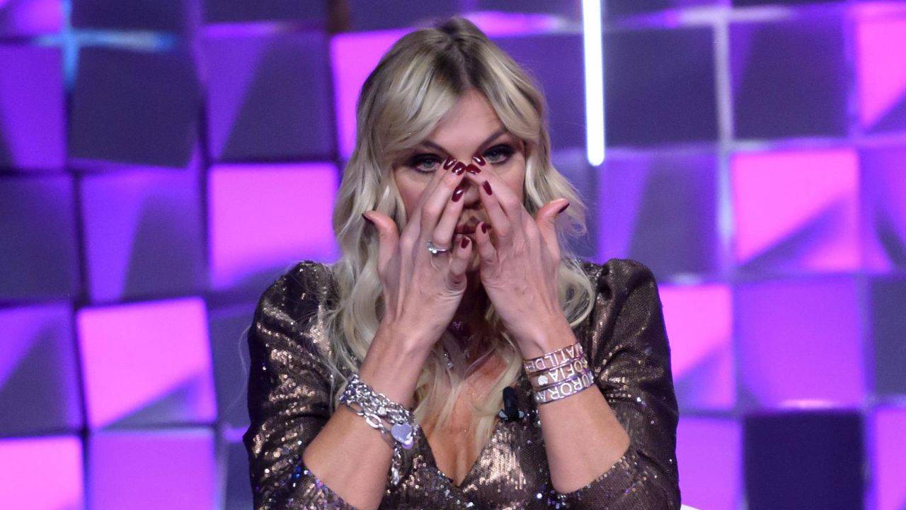 Grande Fratello Vip, Matilde Brandi in lacrime a Verissimo: "Marco mi ha lasciata"