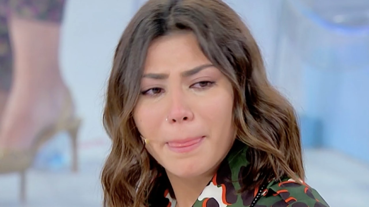 Uomini e Donne, "Mi stai prendendo per il c**o": Beatrice Buonocore esplode, Davide Donadei in difficoltà