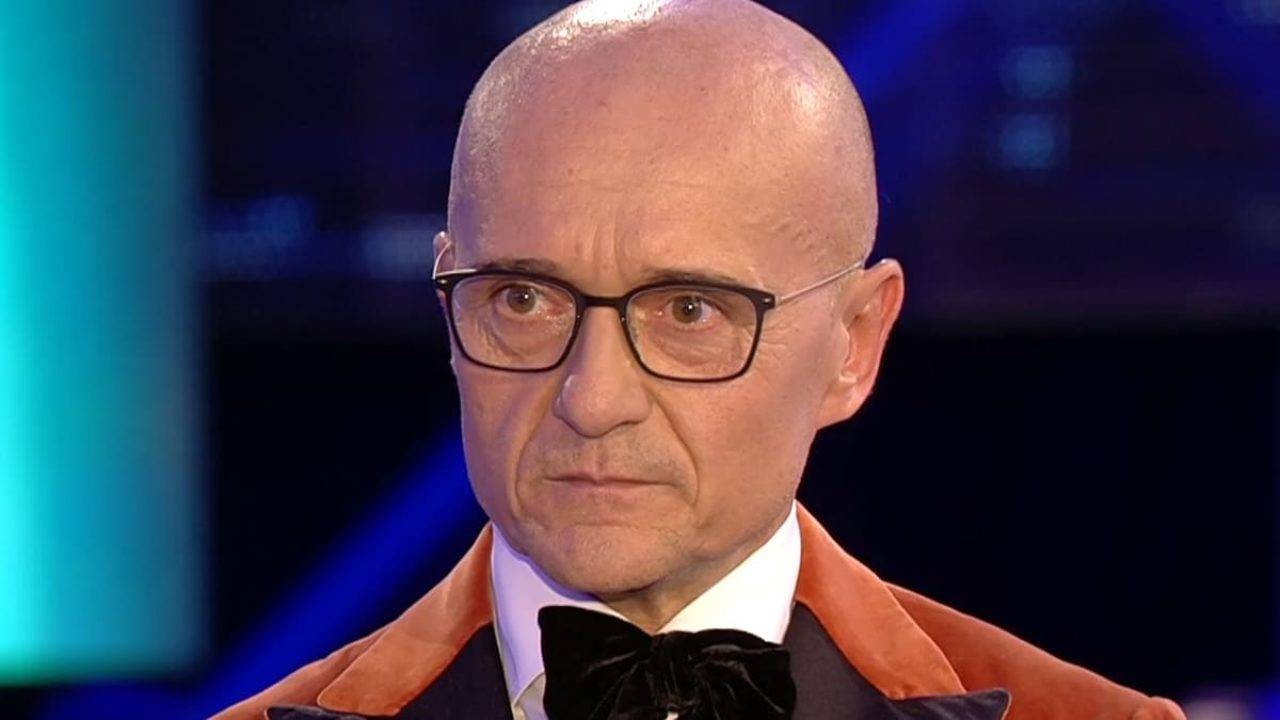 Grande Fratello Vip, Salvo Veneziano contro Alfonso Signorini: "Vergognoso mettere due fratelli contro, ha umiliato..."