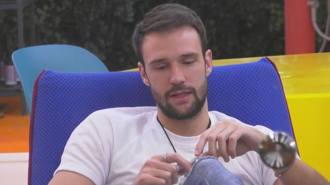 Grande Fratello Vip, Andrea Zenga: "Spesso mi chiedo se sto facendo la cosa giusta"