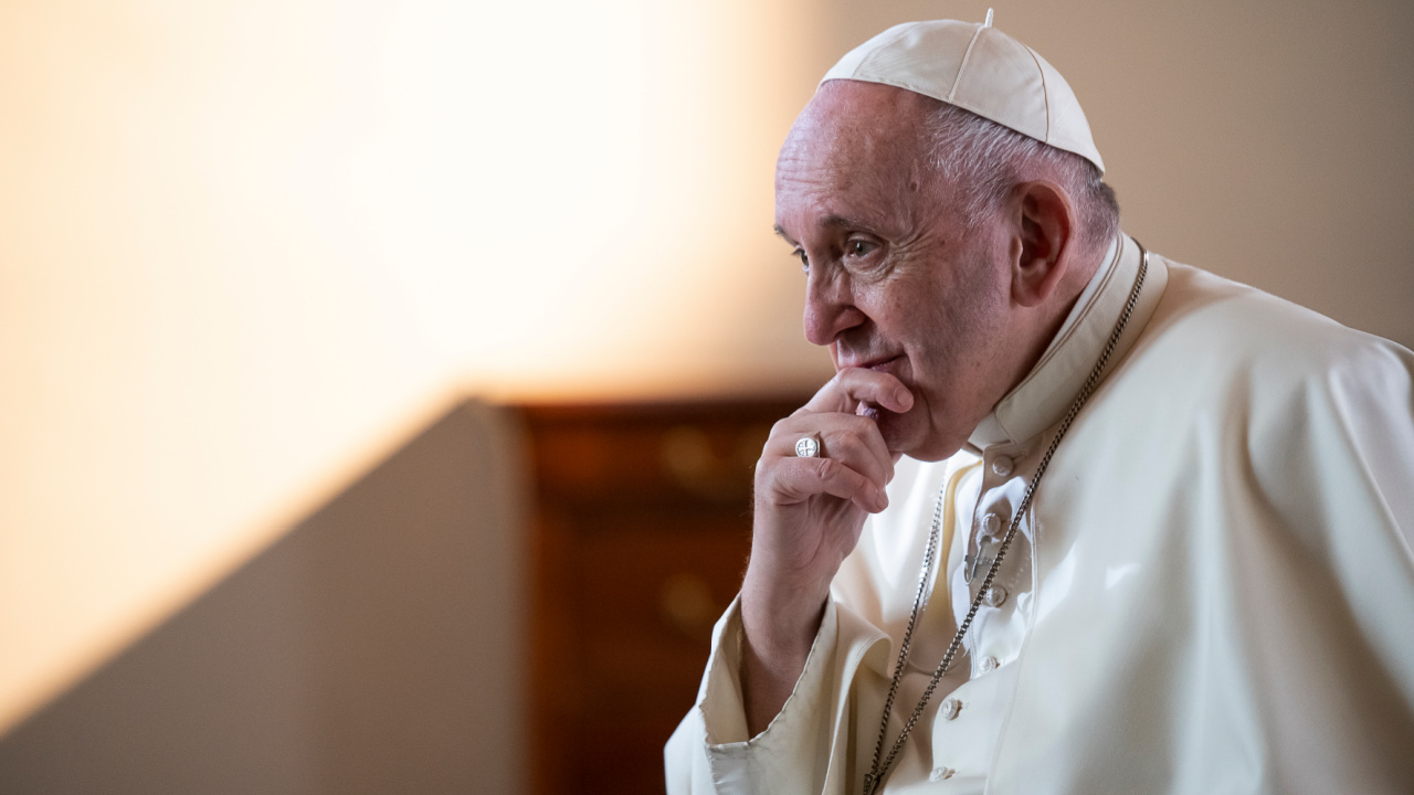 Papa Francesco protagonista del programma televisivo Vizi e virtù, conversazione con Francesco sul Nove