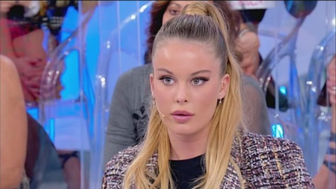 Uomini e Donne in onda oggi su Canale 5: la confessione inaspettata di Sophie Codegoni, scoppia la lite in studio