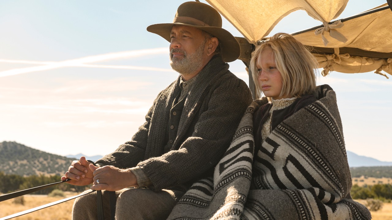 In viaggio con Tom Hanks verso una nuova speranza: Paul Greengrass presenta Notizie dal mondo