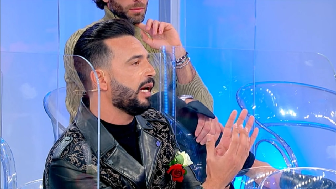 Uomini e Donne in onda oggi su Canale 5: duro scontro tra Armando Incarnato e Aurora Tropea, i dubbi di Davide Donadei