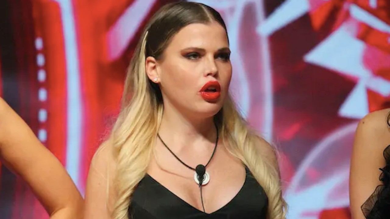 Alessia Marcuzzi raccomanda Carlotta dell’Isola? La conduttrice rompe il silenzio Alessia Marcuzzi raccomanda Carlotta dell’Isola? La conduttrice rompe il silenzio
