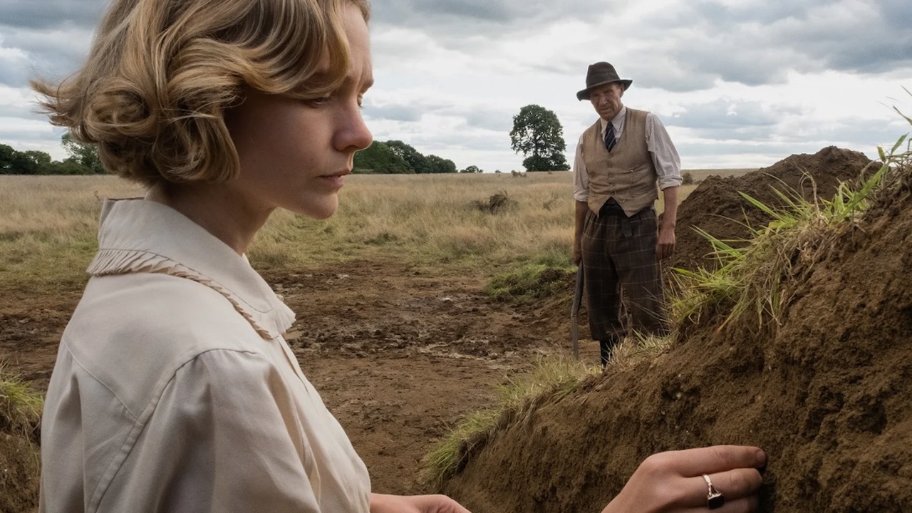 La nave sepolta: storia vera e storia inventata nel film con Ralph Fiennes e Carey Mulligan