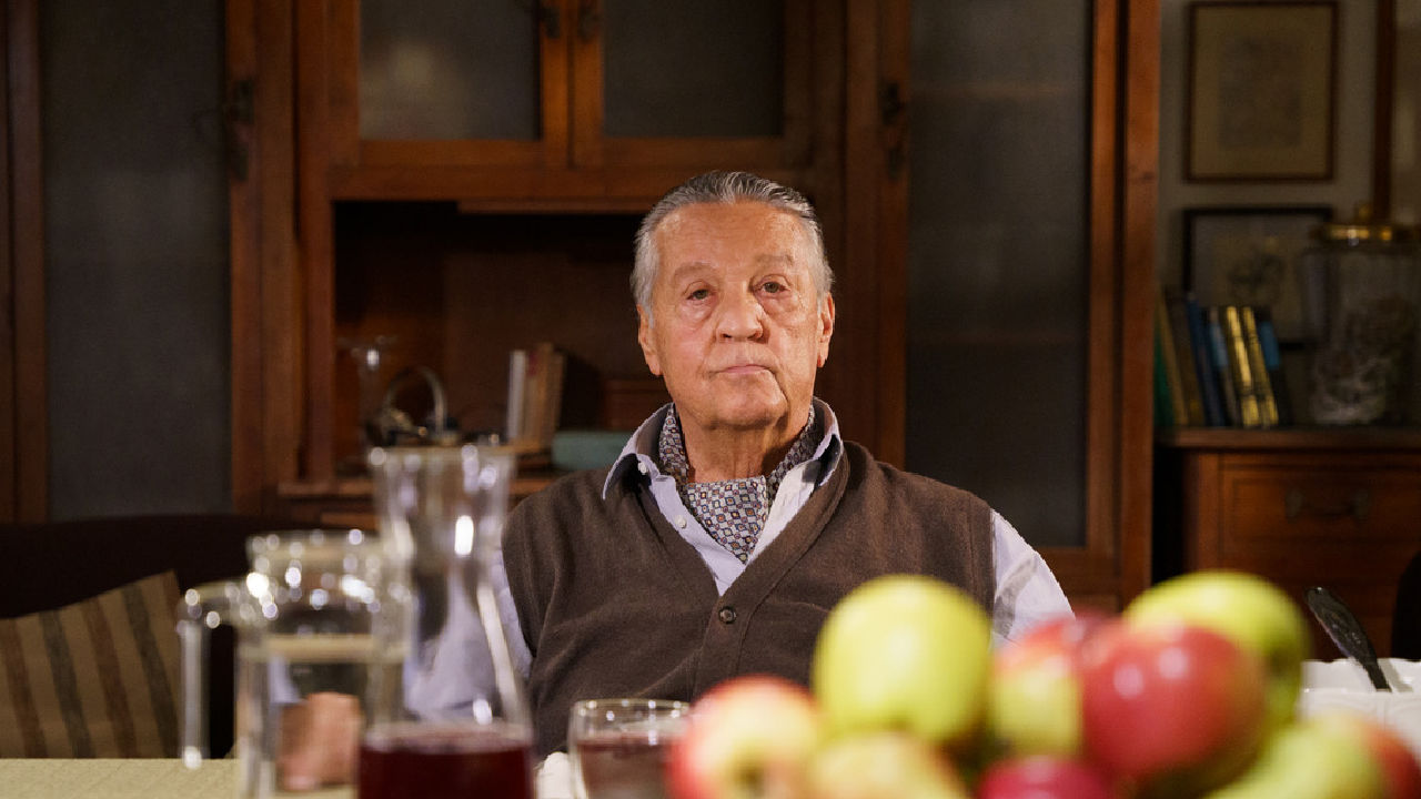 "Una storia che mi ha subito commosso": video intervista a Renato Pozzetto e al cast di Lei mi parla ancora