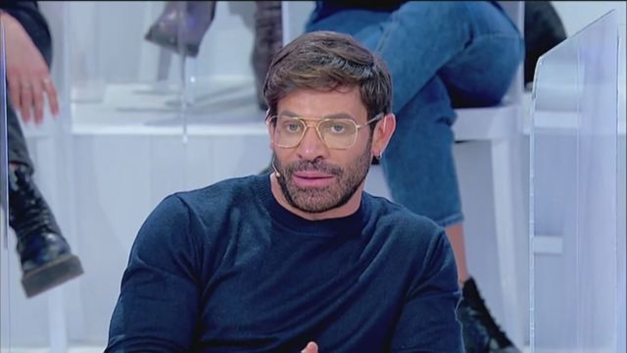 Uomini e Donne, Riccardo Guarnieri ha già dimenticato Roberta Di Padua? L'accusa di Gianni Sperti