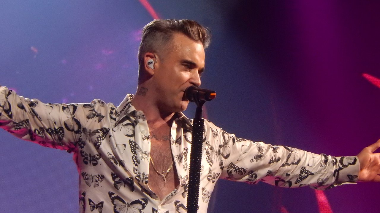 Robbie Williams sarà interpretato da una scimmia in CGI nel biopic Better Man