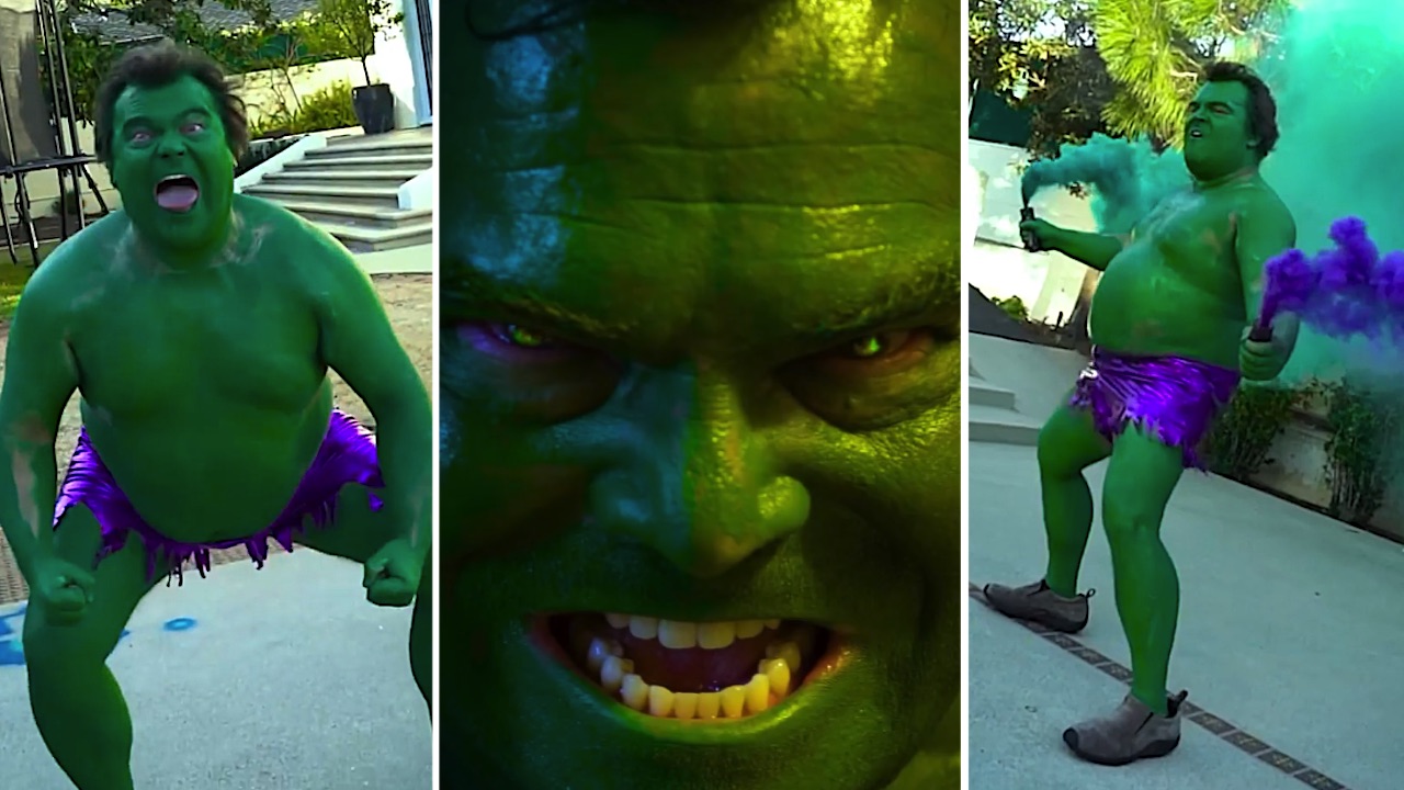 Jack Black si rade, vede il suo doppio mento e diventa Hulk dalla rabbia