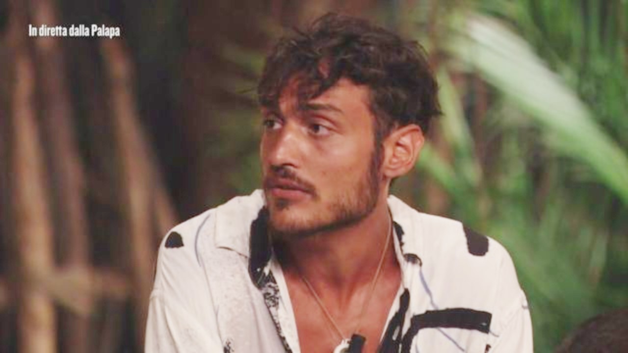 Isola dei Famosi, Awed al centro delle polemiche: le accuse di Beatrice Marchetti e Vera Gemma (VIDEO)
