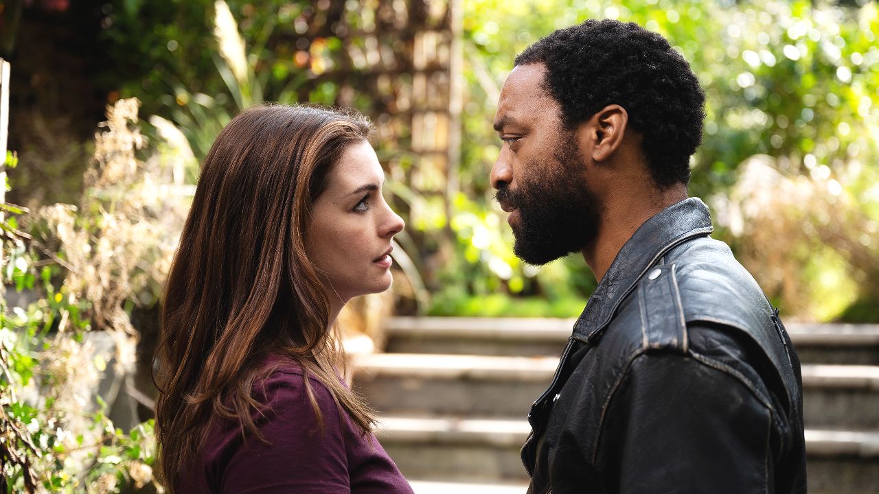Locked Down: la recensione del film con Anne Hathaway e Chiwetel Ejiofor