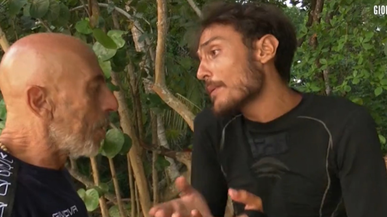 Isola dei Famosi: duro scontro tra Awed e Roberto Ciufoli, ecco cosa è successo (VIDEO)