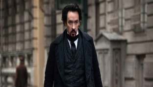 The Raven - la recensione del film con John Cusack