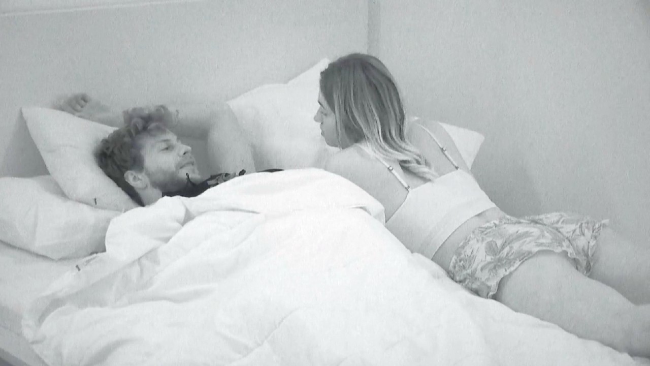 Love Island: Monica si apparta con Yuri, Denis a letto con Giulietta!