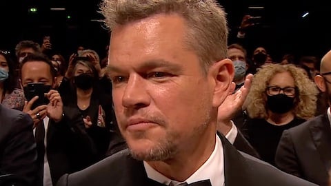 La ragazza di Stillwater a Cannes: Matt Damon sulla Montée des Marches, si commuove a fine film [video]