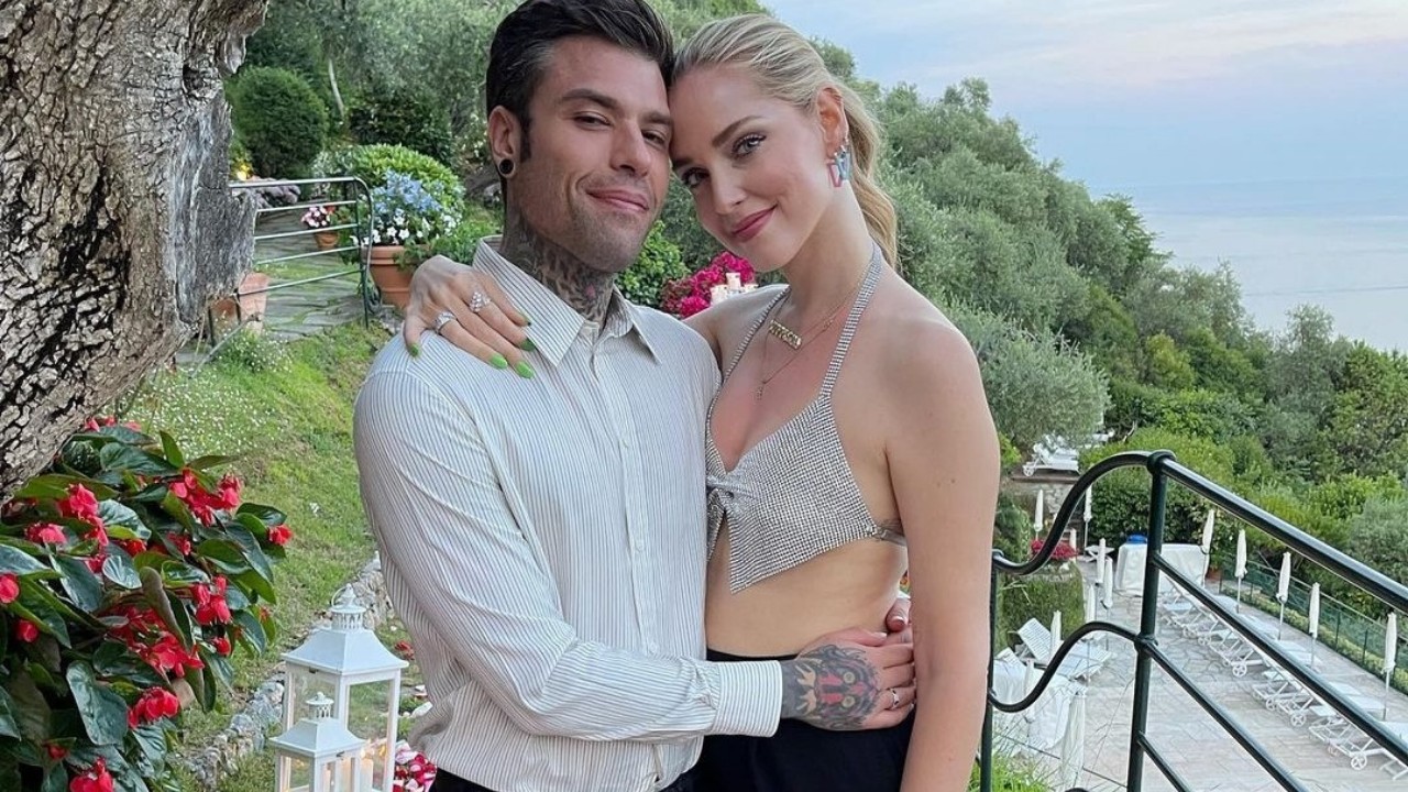 Chiara Ferragni e Fedez nella bufera: in vacanza con il Jet privato