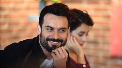 Love is in the Air Anticipazioni 18 agosto 2021: Efe rivela un terribile segreto sui Bolat! - Vimarsana News