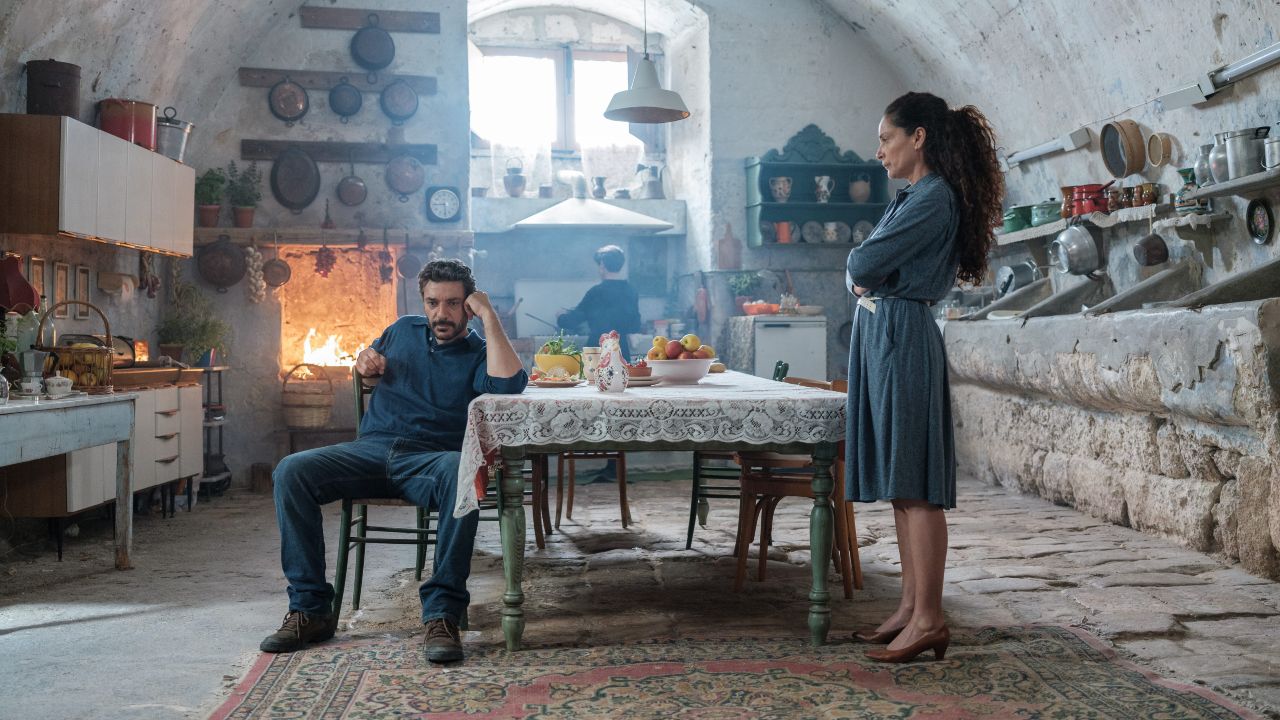 Storia di una Famiglia perbene: la nuova Serie TV con Giuseppe Zeno e ...