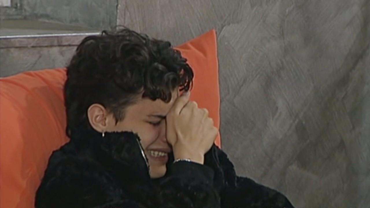 Amici 21 Simone in crisi: "Mi sento male", la reazione di Maria De Filippi