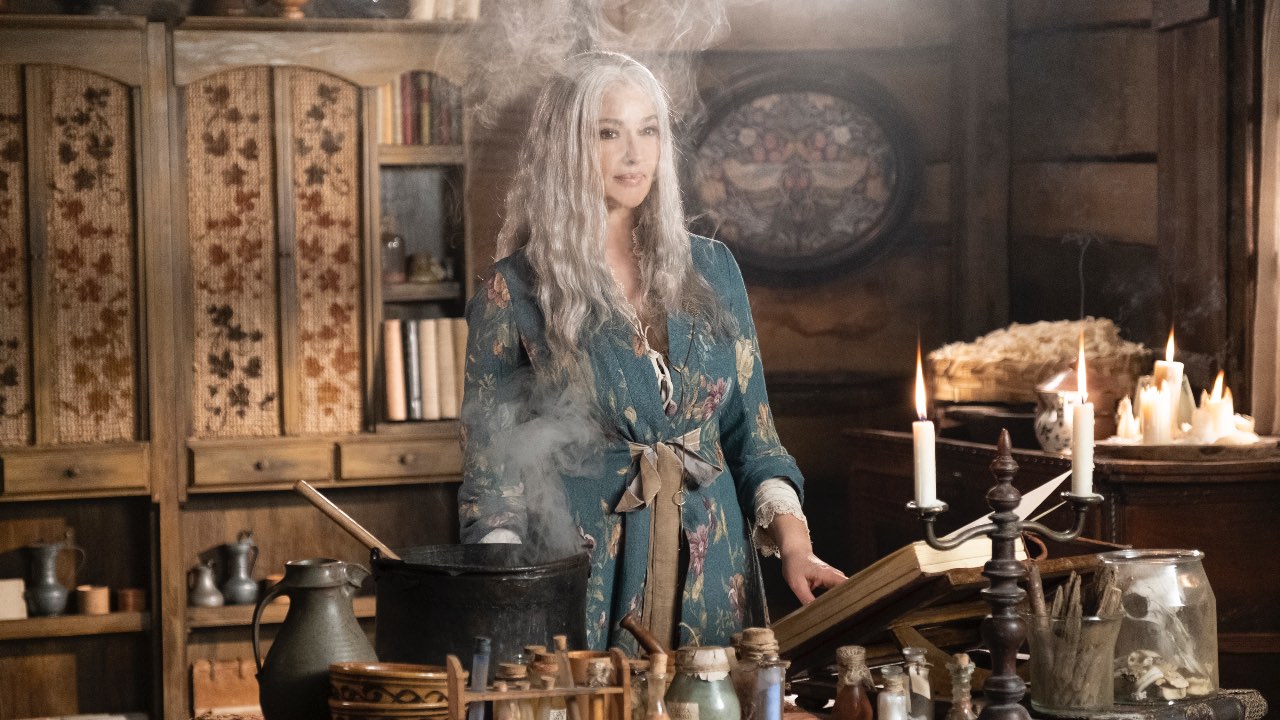 La Befana vien di notte, le origini di una supereroina italiana