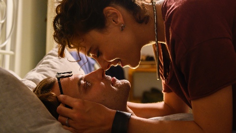 Supereroi, l'amore della coppia Alessandro Borghi e Jasmine Trinca 