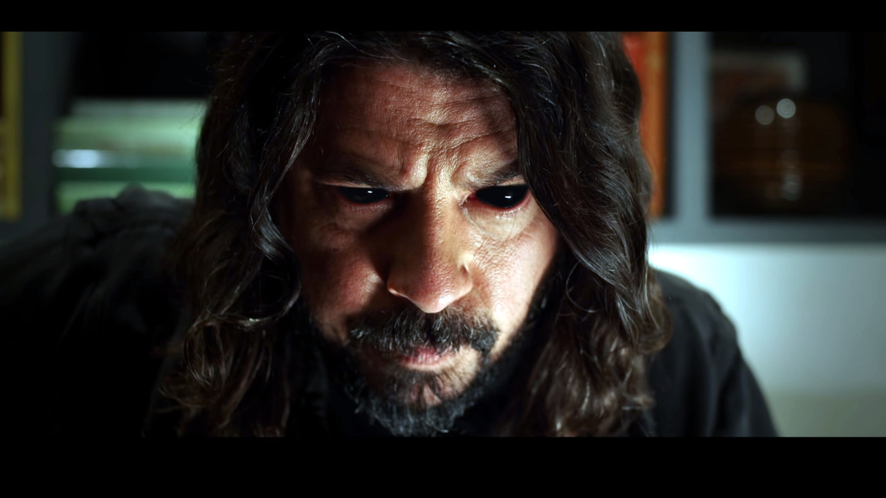Studio 666: Dave Grohl e i Foo Fighters nel trailer della scatenata commedia rock horror