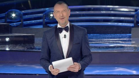 Sanremo 2022, svelati i nomi degli artisti con i quali i Big duetteranno nella serata delle Cover