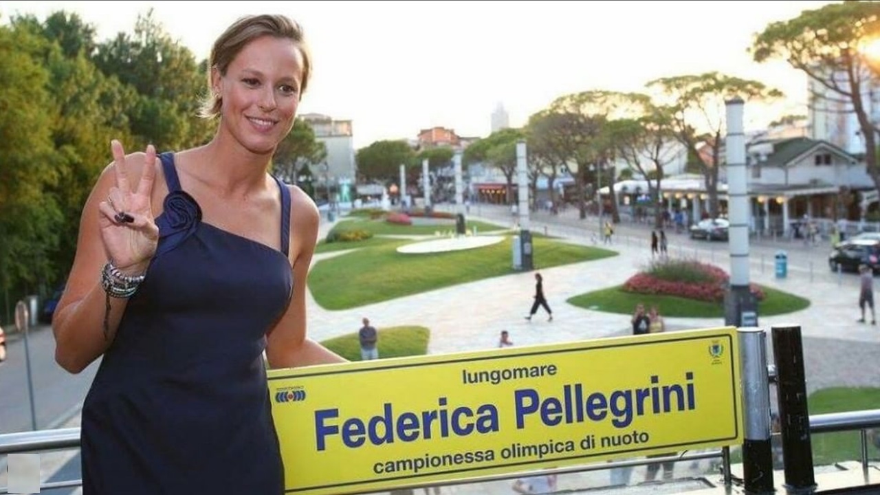 Federica Pellegrini risponde all'insulto scritto sul lungomare di Jesolo