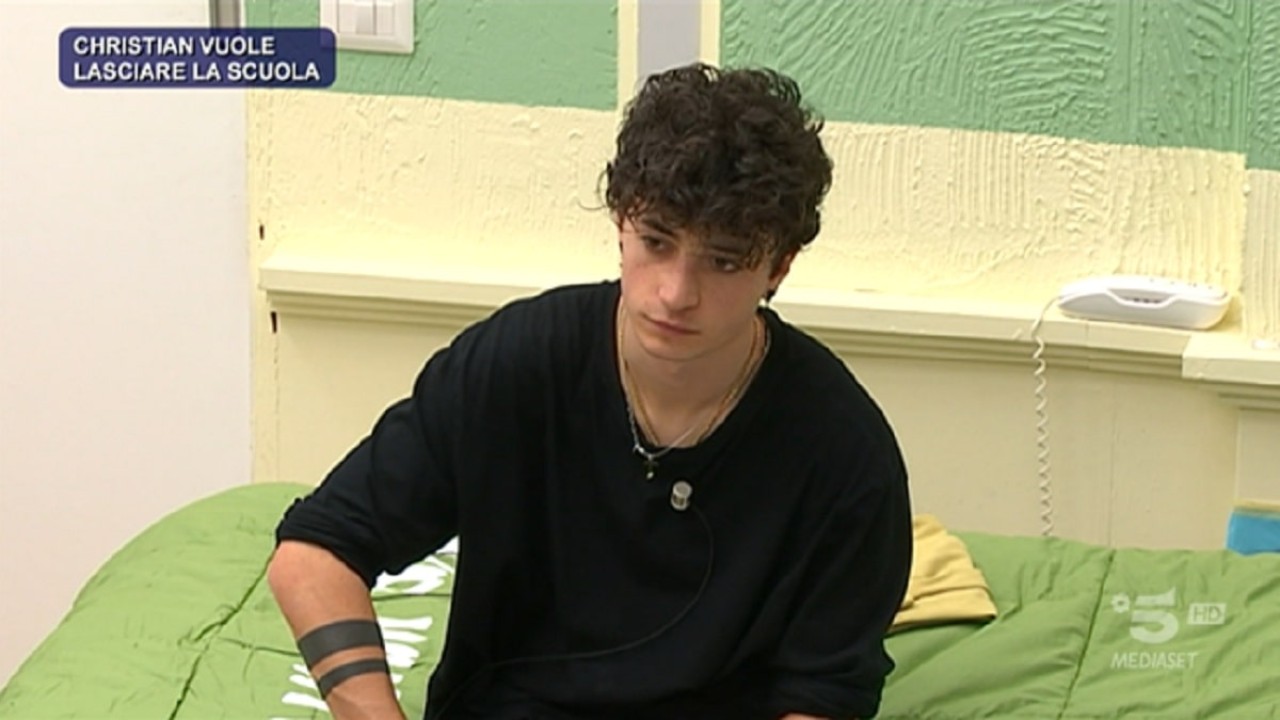 Amici 21: Christian Stefanelli annuncia il suo addio al talent, la reazione di Maria De Filippi e Mattia Zenzola