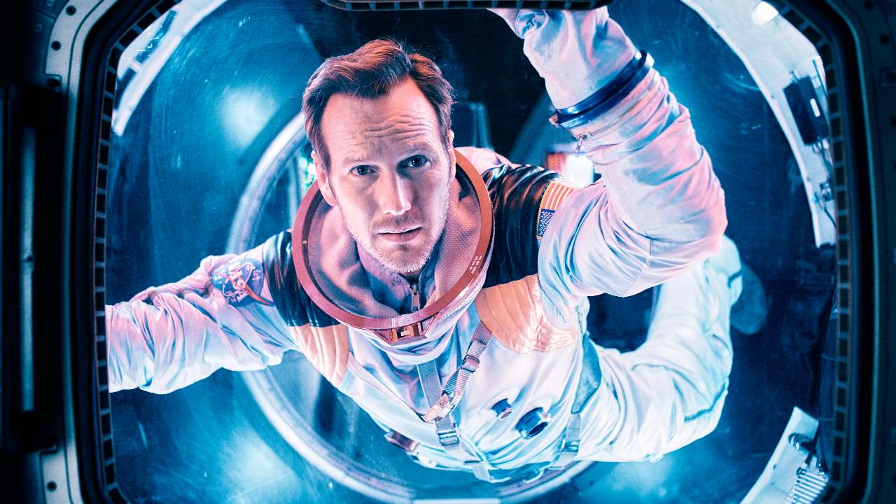 Moonfall è al cinema, due clip del disaster movie fantascientifico di Roland Emmerich